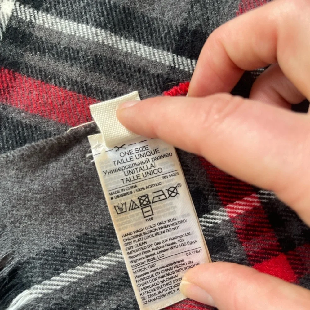 Gap Plaid Scarf with Fringe Soft Cozy